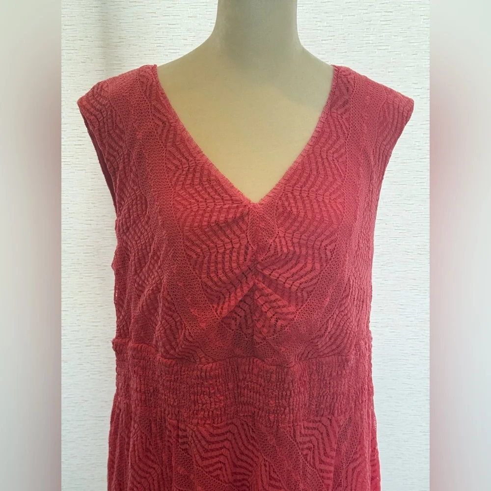 Rabbit Rabbit Rabbit Textured Red Midi Dress - Picture 4 of 13